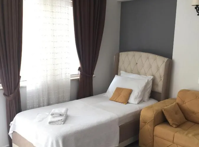 Oda ve Kahvaltı Güneş 4*